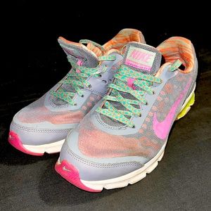 Women Size 9 Nike Reax